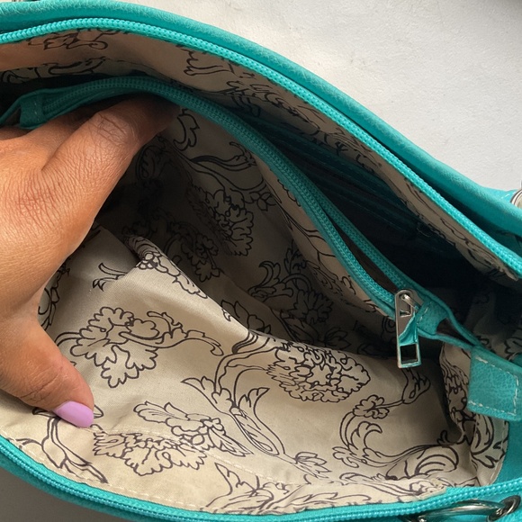 Western Style Camouflage Cross Studded Handbag - Picture 6 of 15